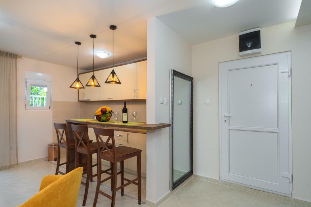 Apartmani Tref Petrovac Extérieur photo